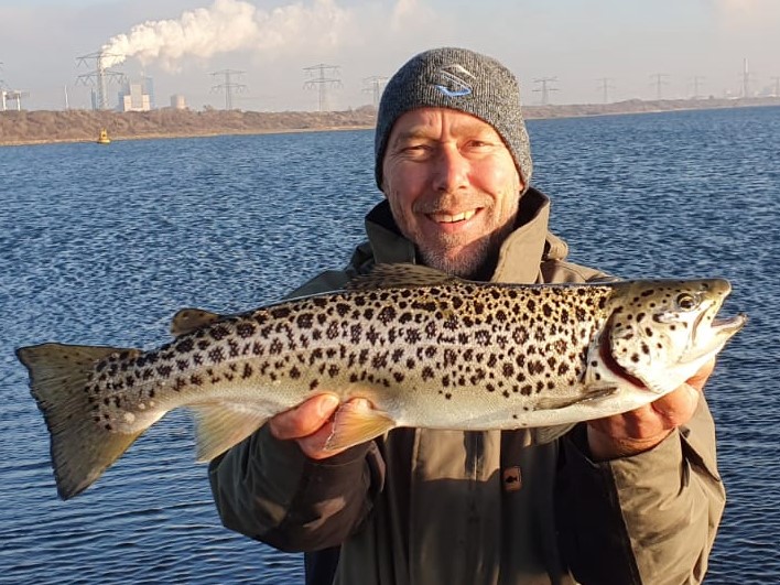 Dennis Horvath forel vissen met de - Roofvisweb.NL